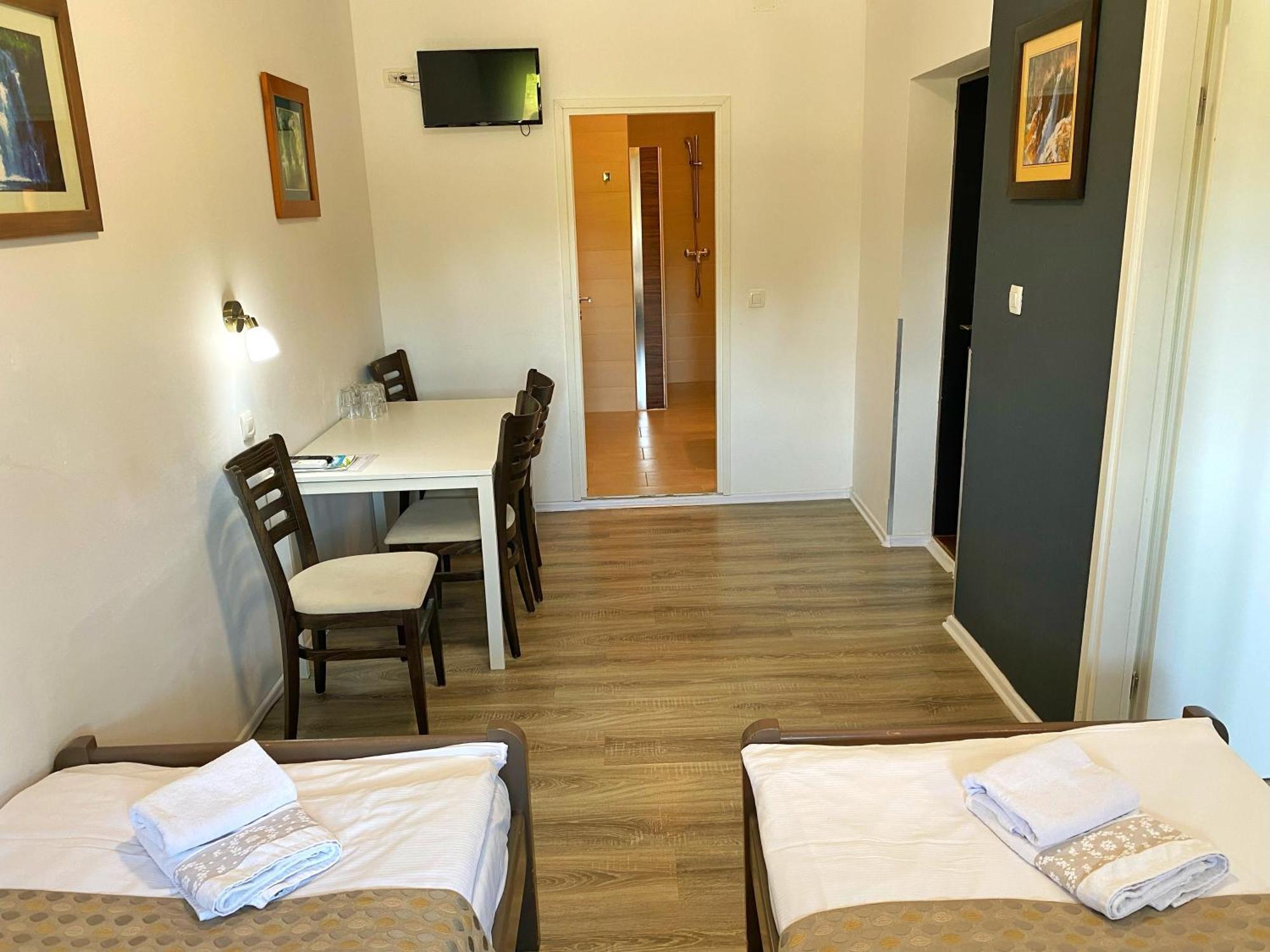 16 Lakes Guesthouse Grabovac  Exterior foto